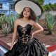 vestido mexicano ranchero modelo posado vestido